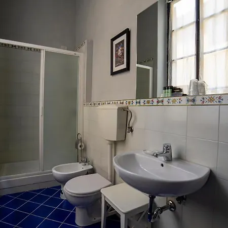 Torre Guelfa Palazzo Acciaiuoli Florence