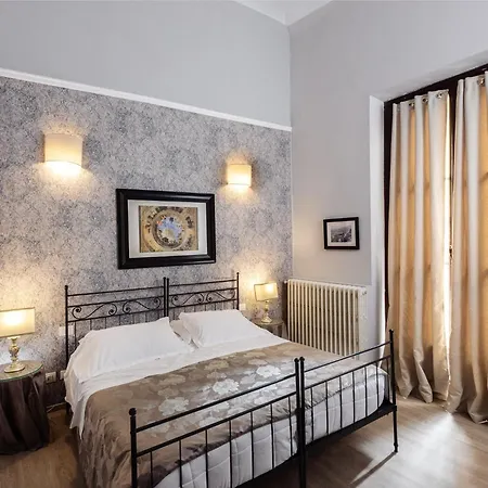 Torre Guelfa Palazzo Acciaiuoli 4*