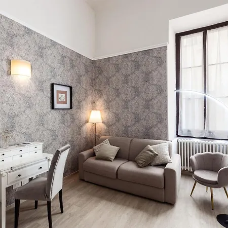 Torre Guelfa Palazzo Acciaiuoli