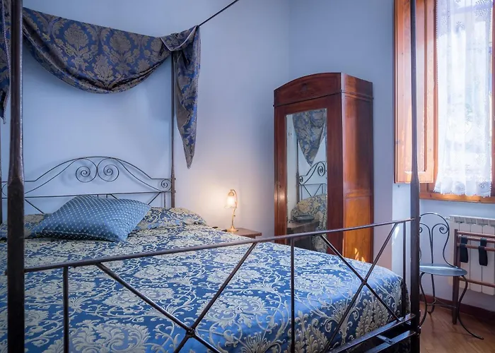 Torre Guelfa Palazzo Acciaiuoli 4* Florence