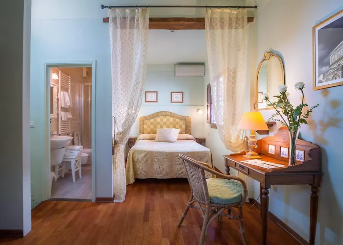 Torre Guelfa Palazzo Acciaiuoli Florence