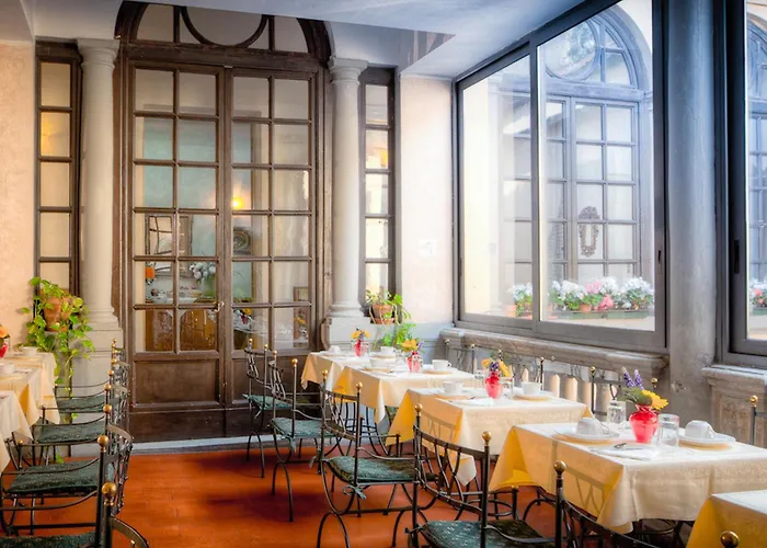 Torre Guelfa Palazzo Acciaiuoli Hotel 4*