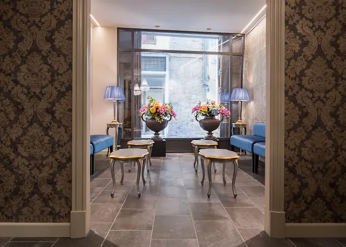 Torre Guelfa Palazzo Acciaiuoli Florence