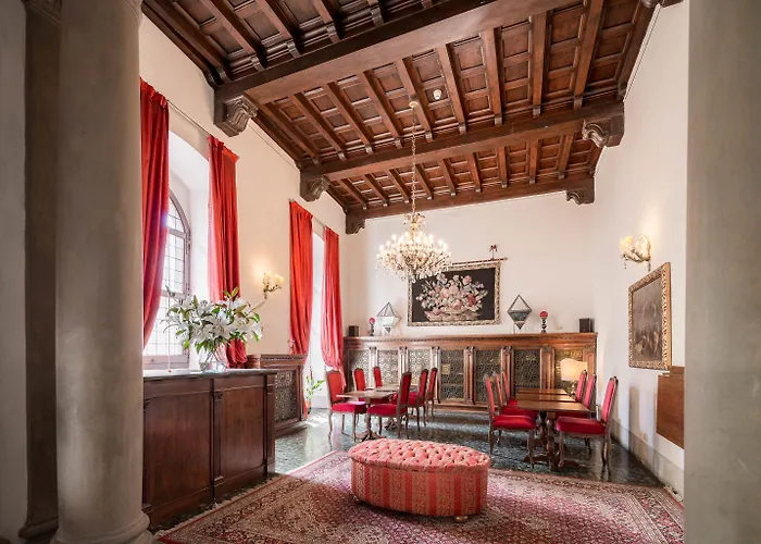 Torre Guelfa Palazzo Acciaiuoli Hotel Florence