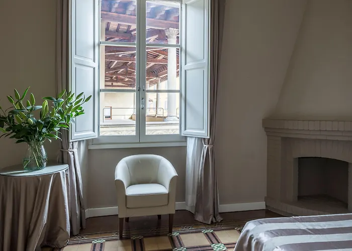 Torre Guelfa Palazzo Acciaiuoli 4*