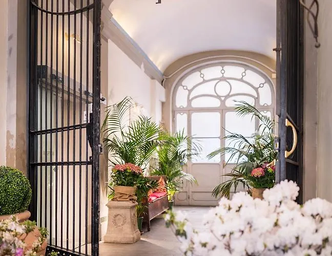 Torre Guelfa Palazzo Acciaiuoli