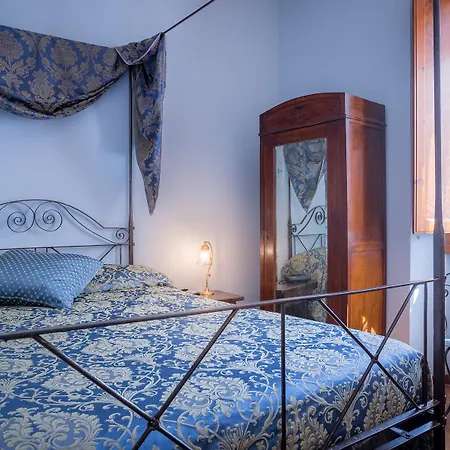 Torre Guelfa Palazzo Acciaiuoli 4* Florence