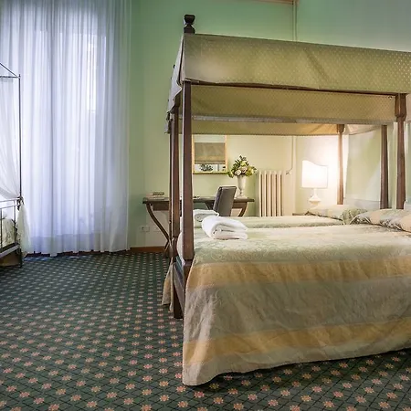 Torre Guelfa Palazzo Acciaiuoli 4* Florence