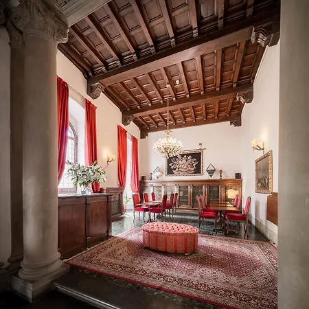 Torre Guelfa Palazzo Acciaiuoli 4* Florence
