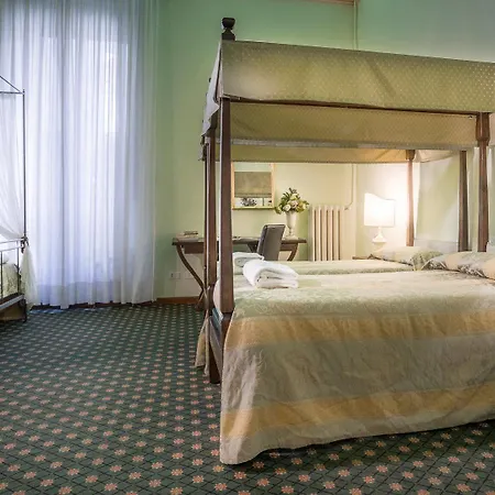 Torre Guelfa Palazzo Acciaiuoli 4* Florence