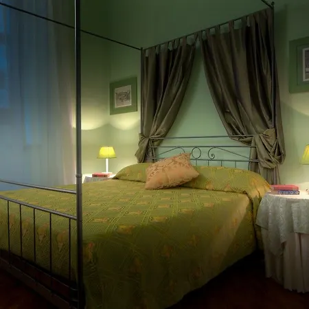 Torre Guelfa Palazzo Acciaiuoli Hotel Florence